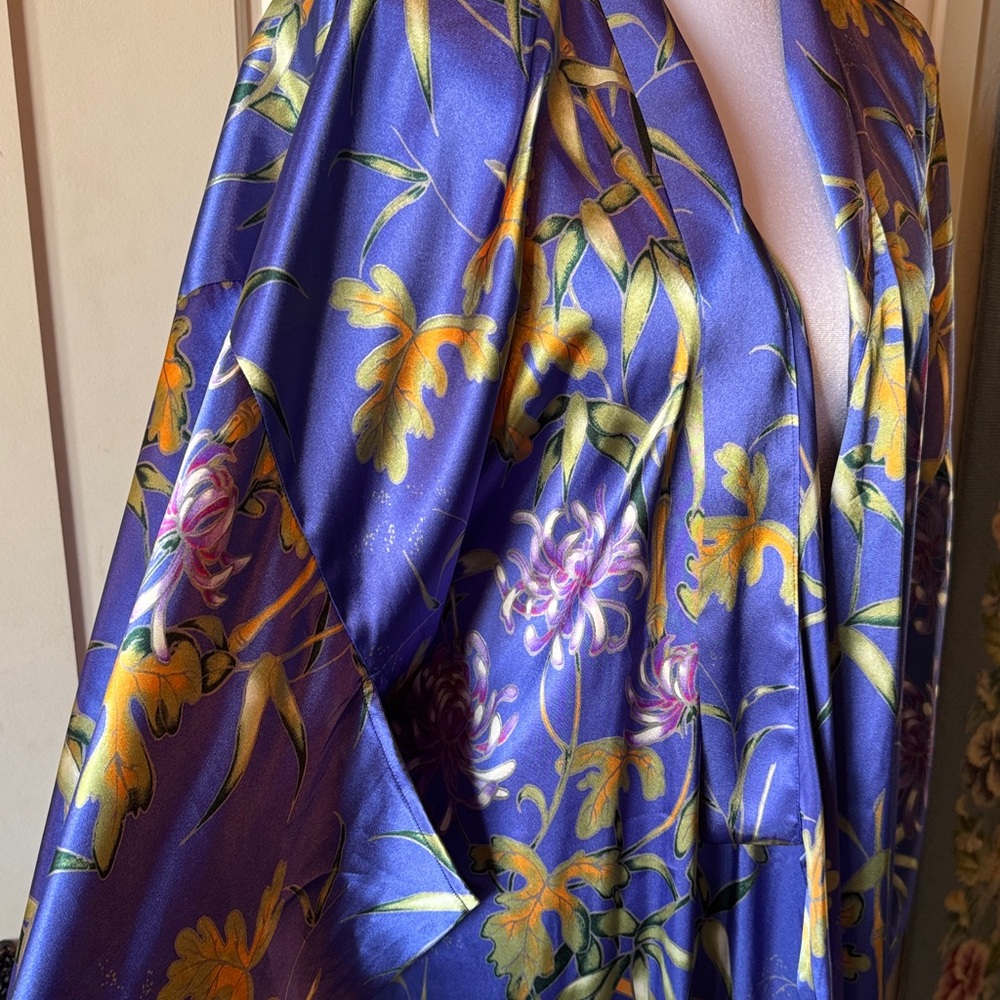 Cabernet Kimono Robe - Picture 3 of 6
